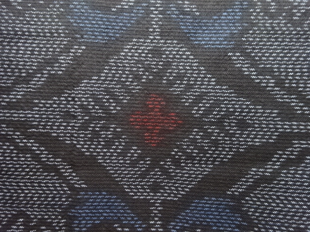 アンティーク　花更紗模様織出し本場泥大島紬着物